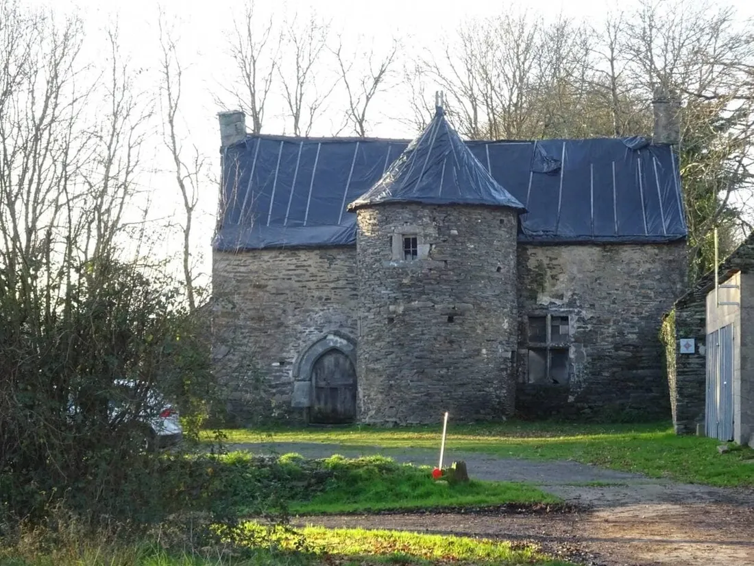 Le manoir de la cour de Launay aux Fougerets (56).